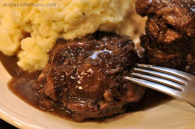 Cua de vedella al vi negre