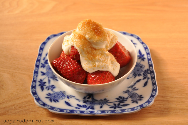 Maduixots amb iogurt grec