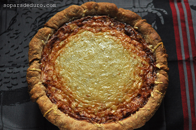 Pastís de ceba, porro i formatge