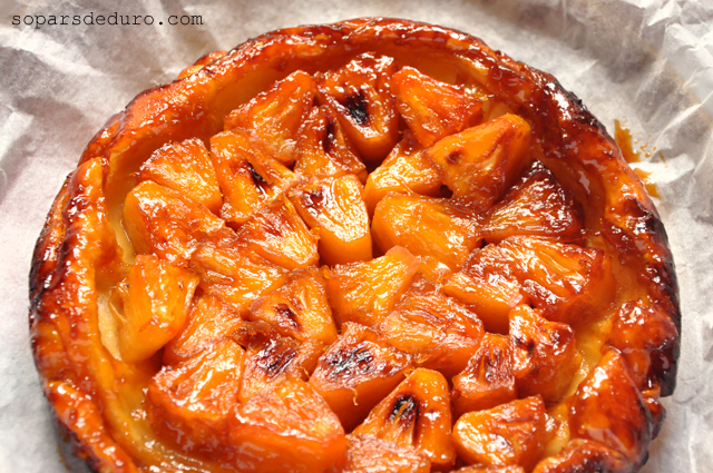 Pastís de pinya amb rom