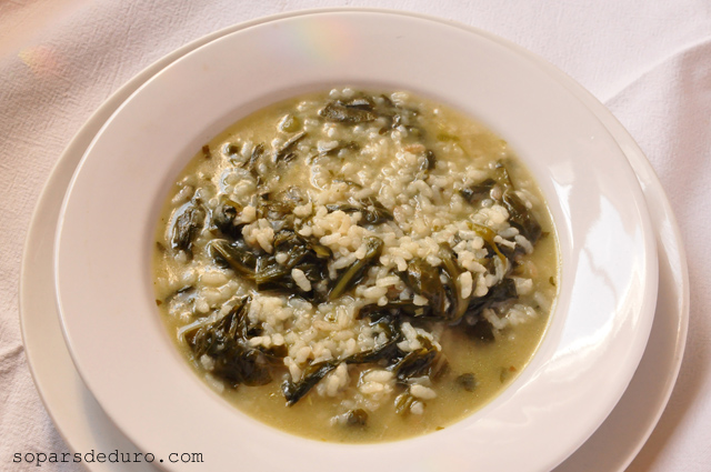 Sopa d’arròs amb bledes