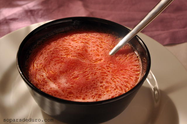 Sopa freda de síndria i tomàquet